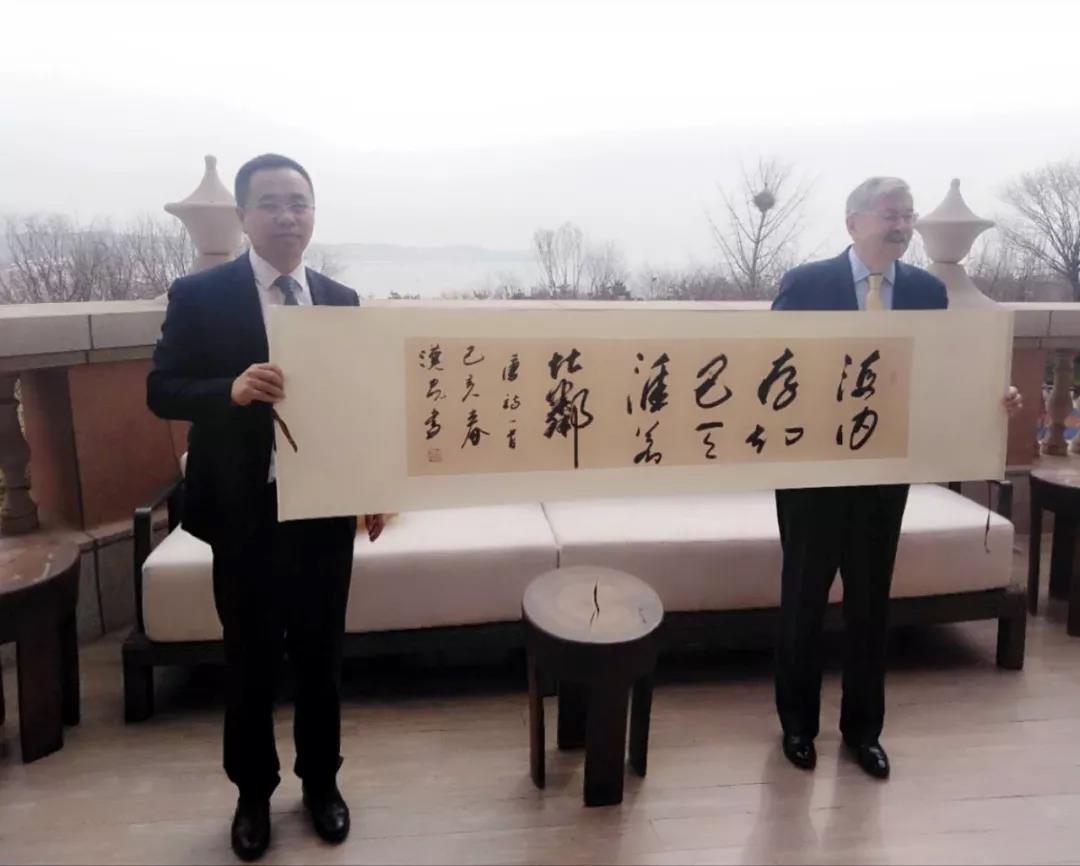 嘉晨集团老总_中旦集团老总照片(2)